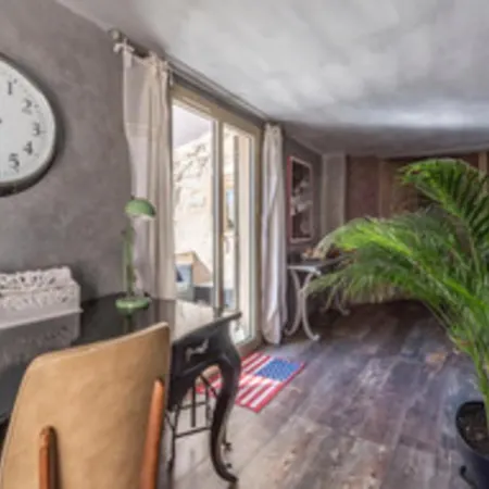 Maison Atypique Avec Piscine