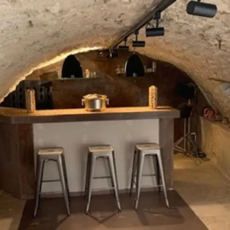 Сasa de vacaciones Maison Atypique Avec Piscine Saint-Michel-lʼObservatoire
