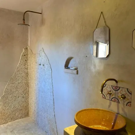 Maison Atypique Avec Piscine Сasa de vacaciones