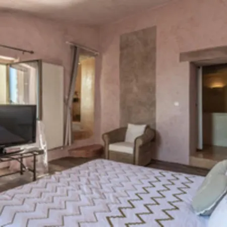 Maison Atypique Avec Piscine Сasa de vacaciones *